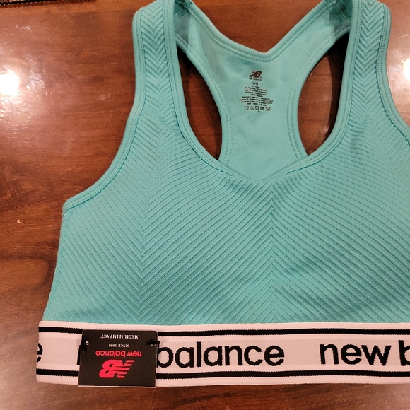 BNWT New Balance Medium Impact Sports Bra in Large - Picture 4 of 4
